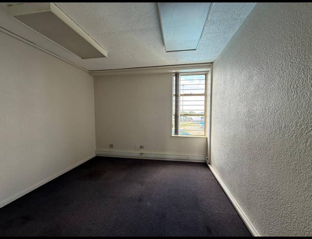 1,080M² OFFICE TO LET IN ALRODE